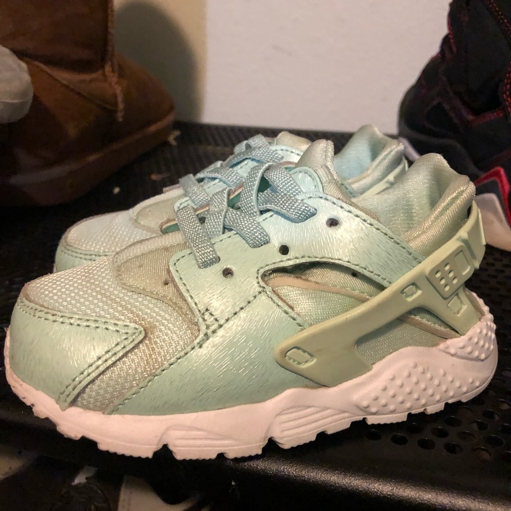 Toddler Nike huaraches
